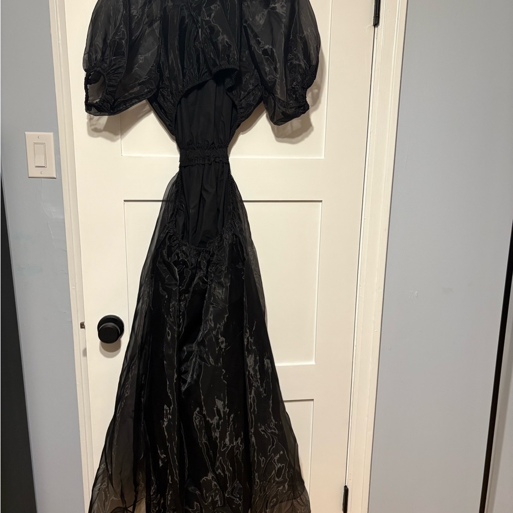 Chic Black Maxi Dress with Puff Sleeves - Picture 2 of 2